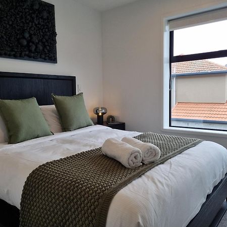 Cloud Nine Elegant Escape Awaits Apartment Christchurch Luaran gambar