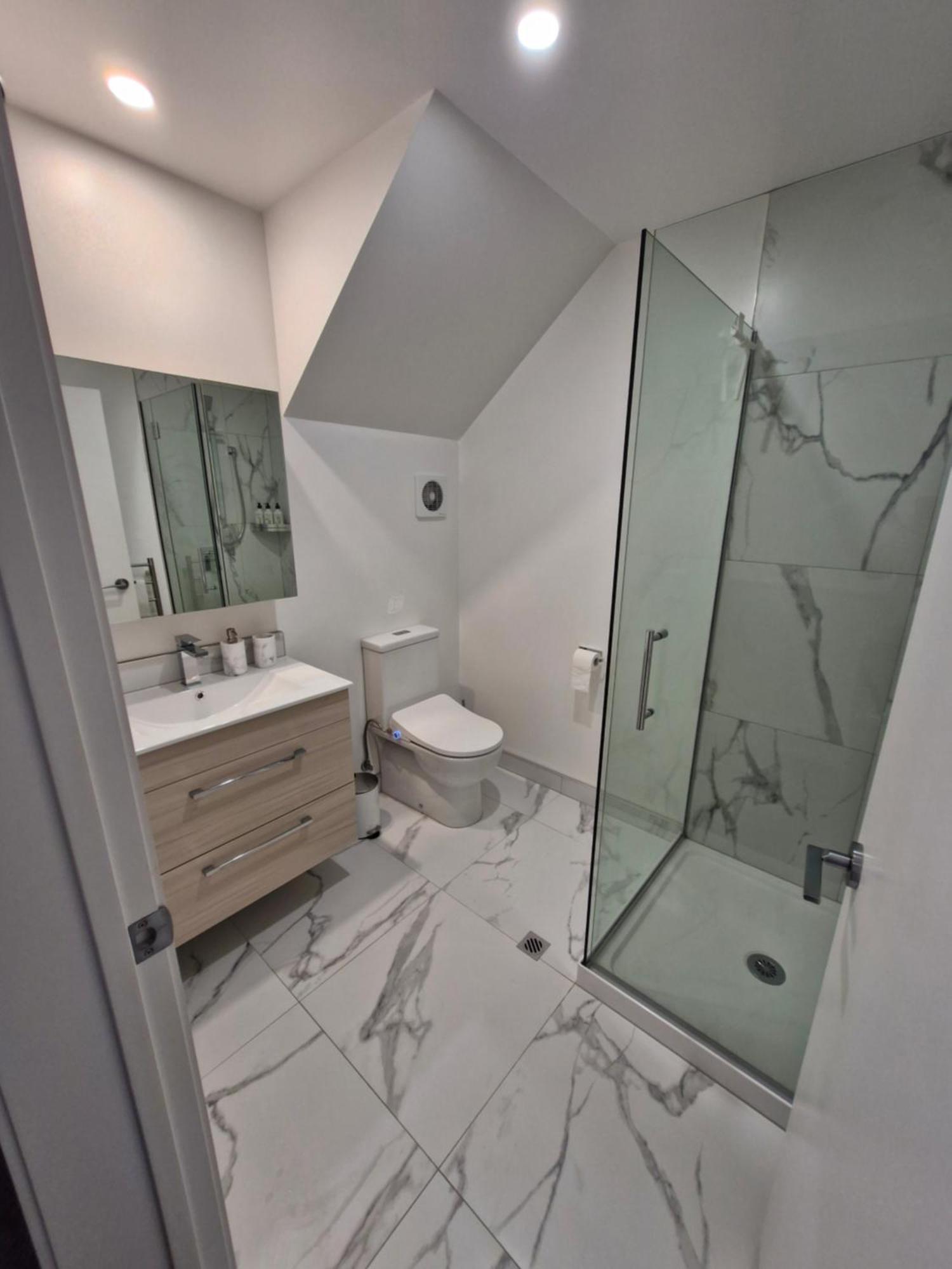 Cloud Nine Elegant Escape Awaits Apartment Christchurch Luaran gambar