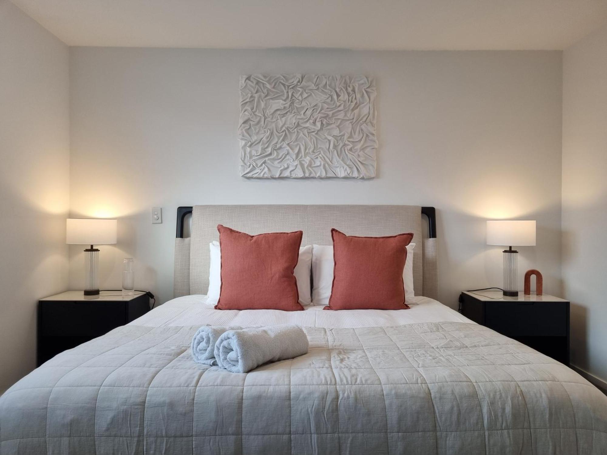 Cloud Nine Elegant Escape Awaits Apartment Christchurch Luaran gambar