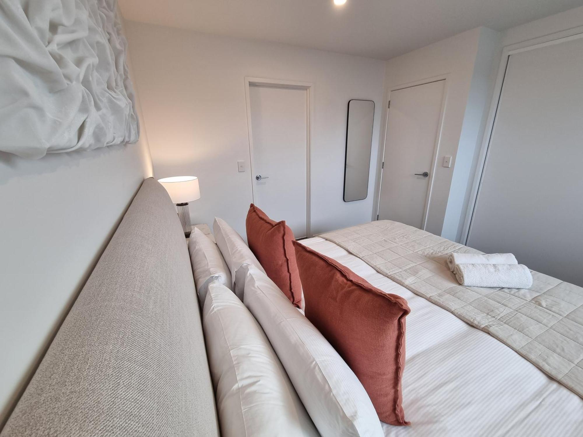 Cloud Nine Elegant Escape Awaits Apartment Christchurch Luaran gambar