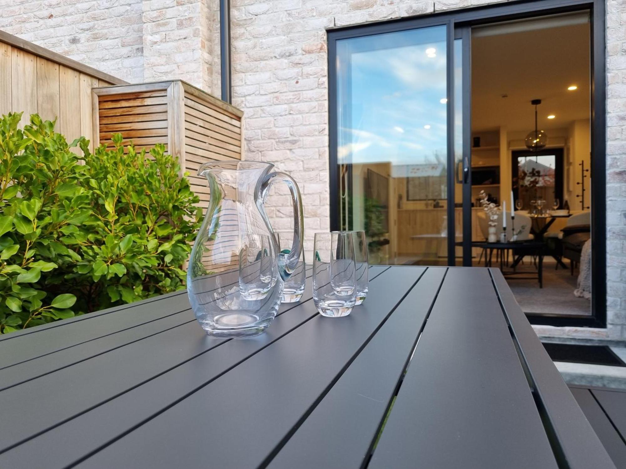 Cloud Nine Elegant Escape Awaits Apartment Christchurch Luaran gambar